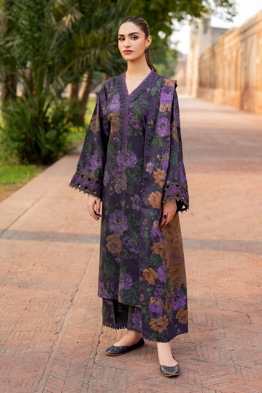 Embbroidered lawn 3-piece Dress