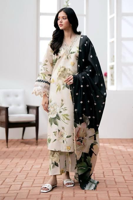 Embbroidered lawn 3-piece Dress
