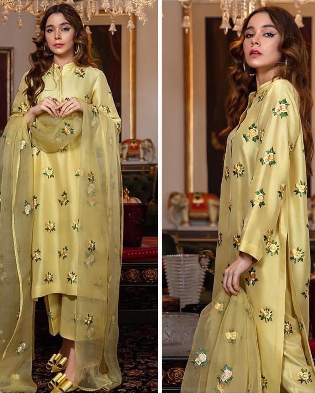 Silck Embroidred 3-piece  pale yellow